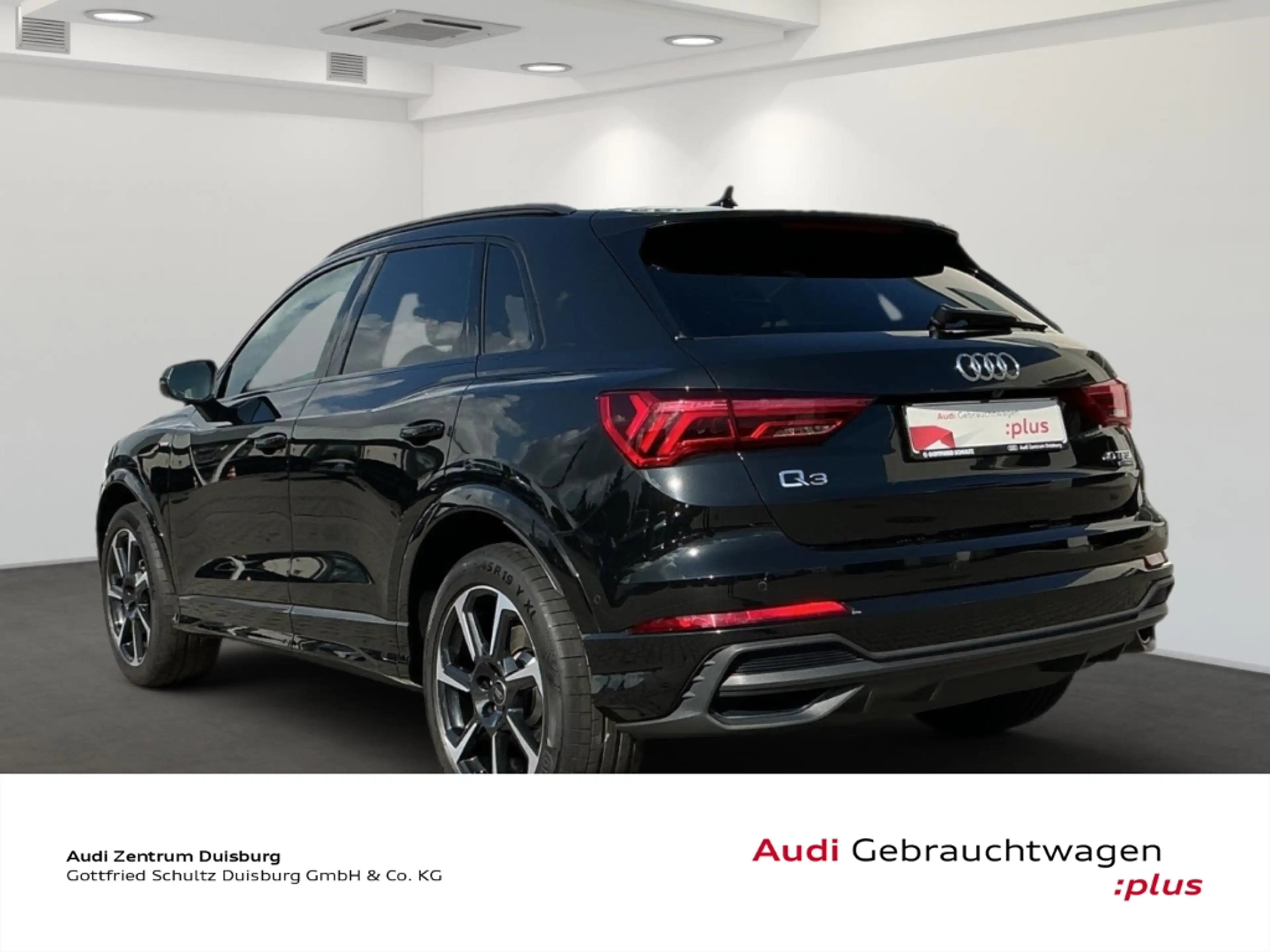Audi Q3 40 TFSI quattro S line — photo 5