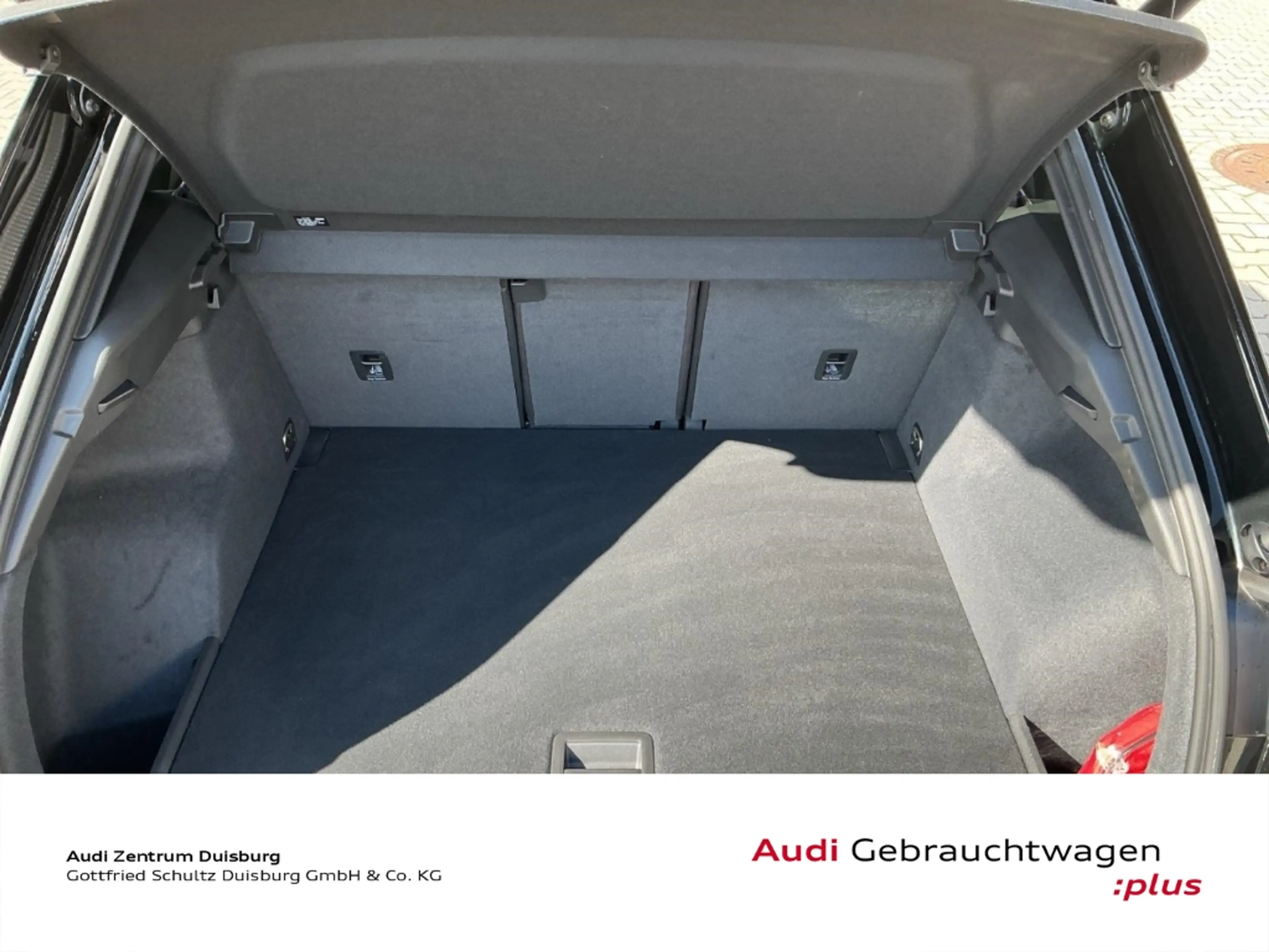 Audi Q3 40 TFSI quattro S line — photo 9