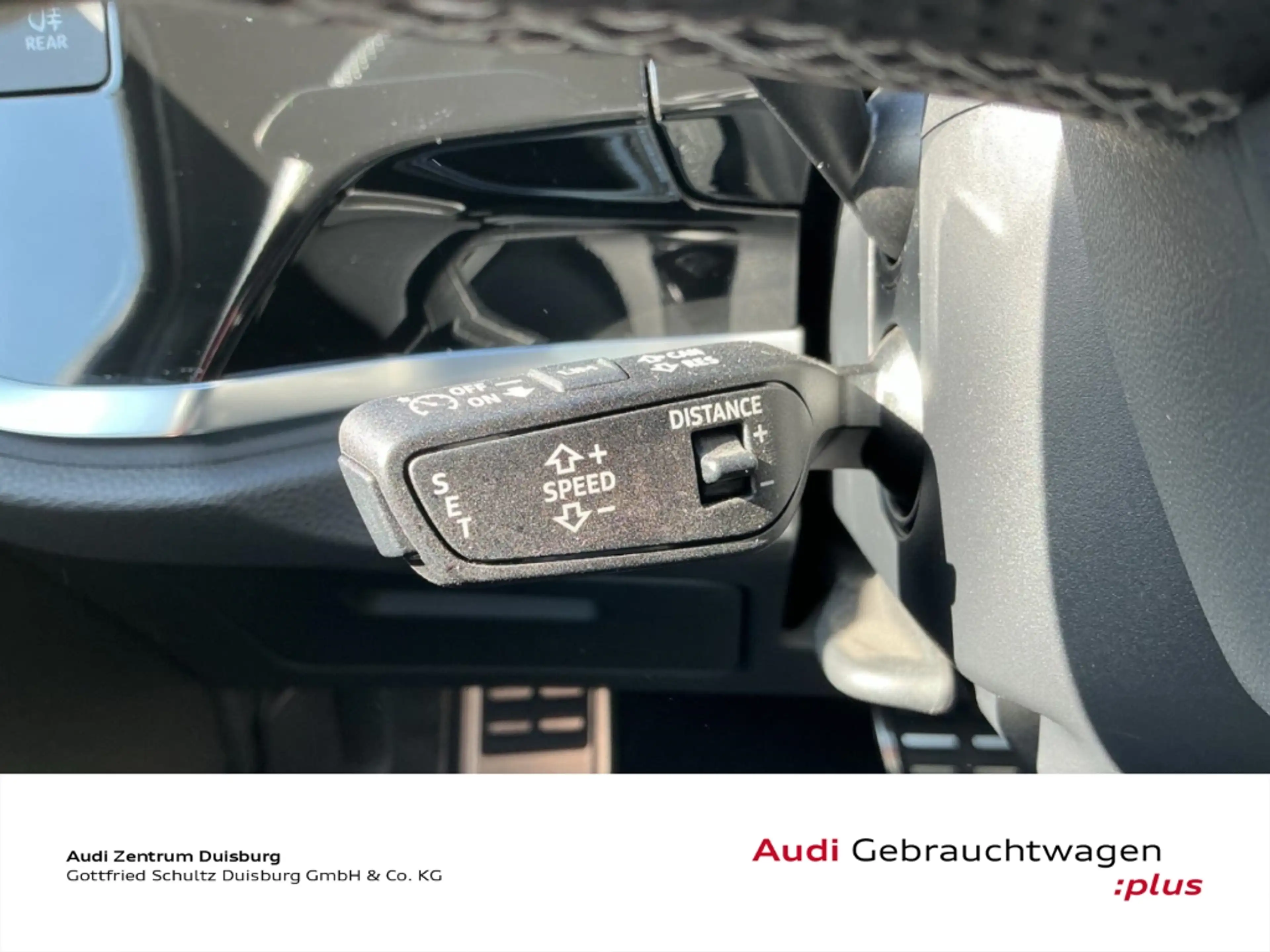Audi Q3 40 TFSI quattro S line — photo 13