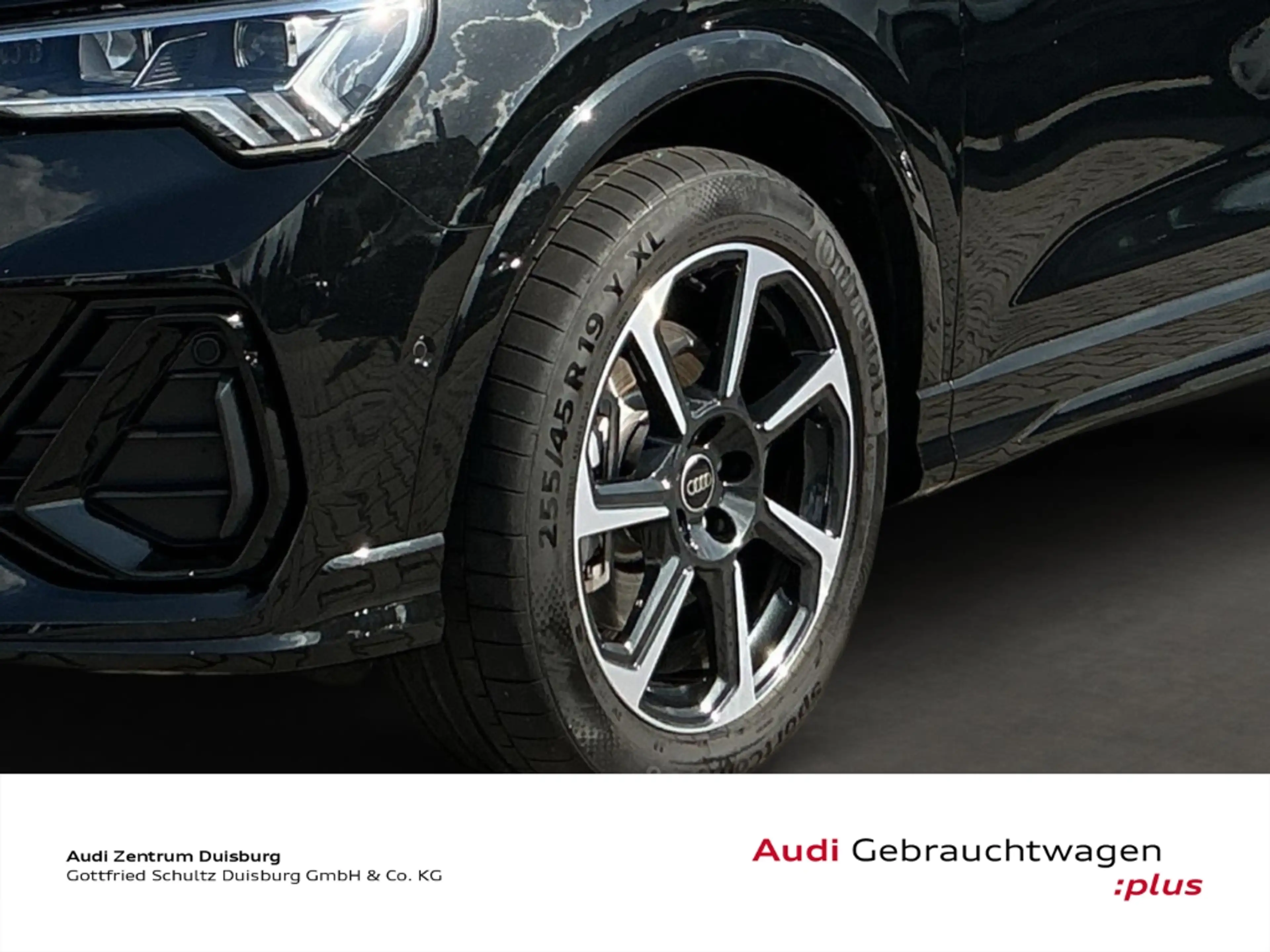 Audi Q3 40 TFSI quattro S line — photo 10