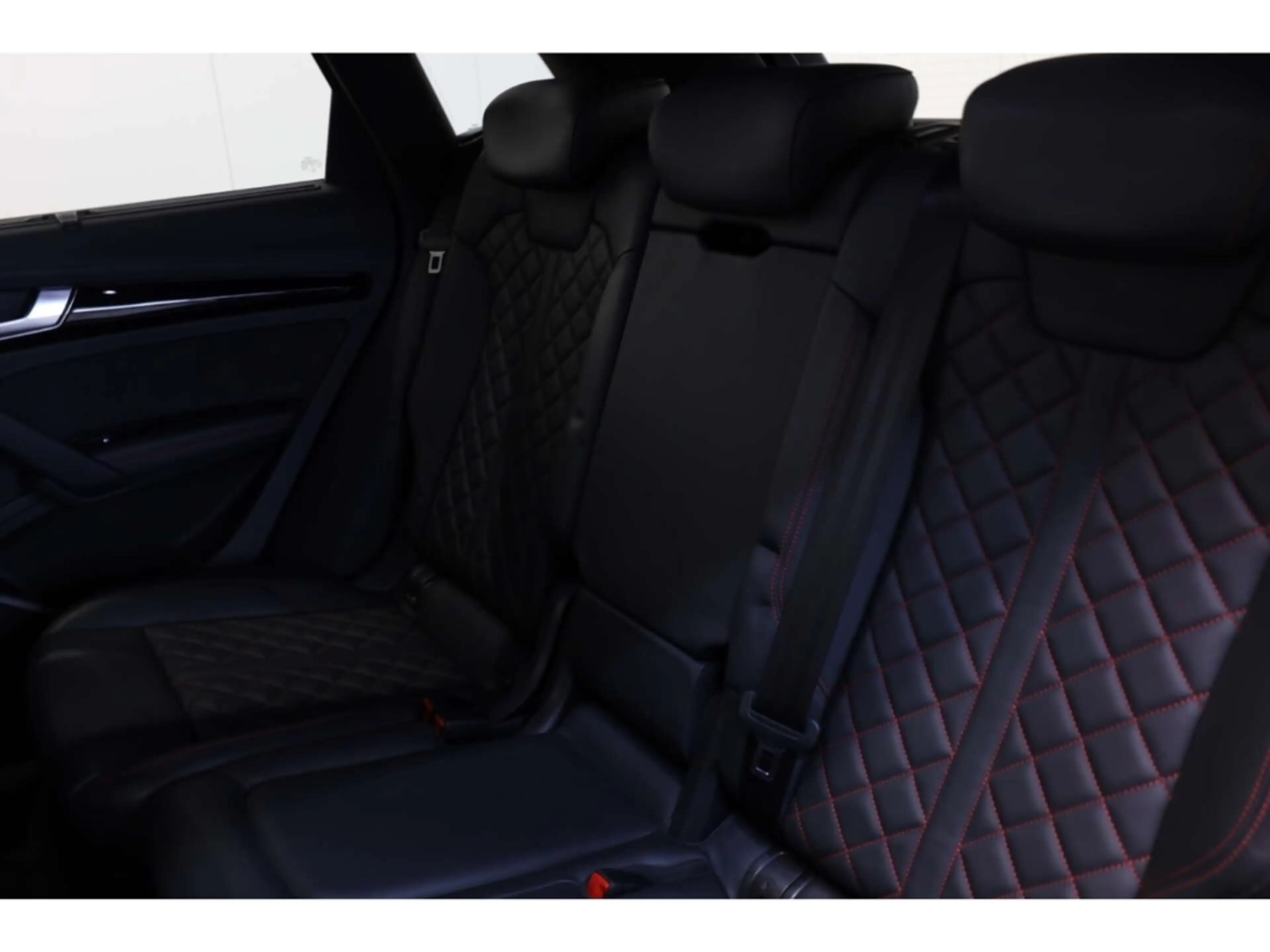 Audi SQ5 TDI quattro — photo 10