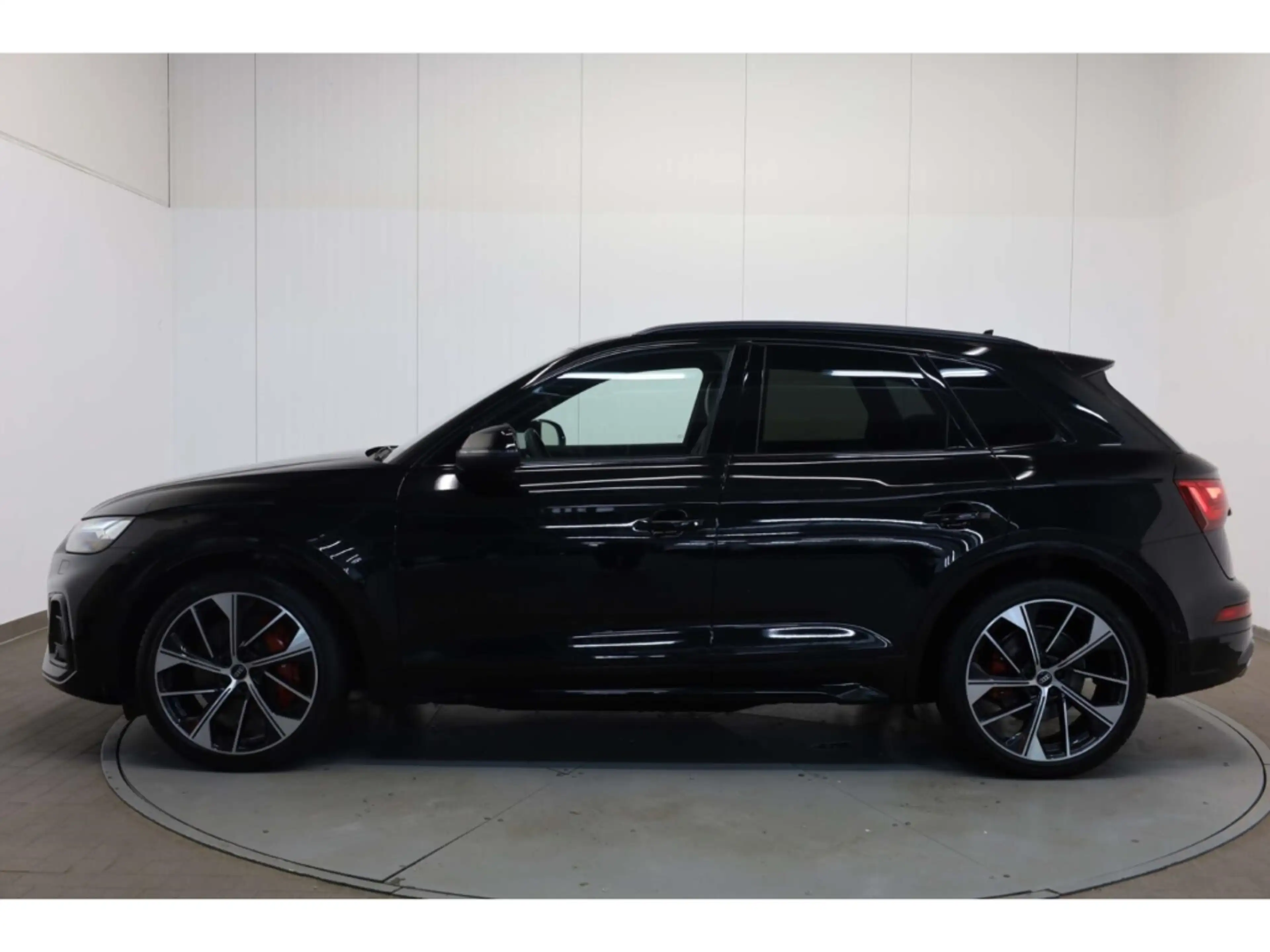Audi SQ5 TDI quattro — photo 4