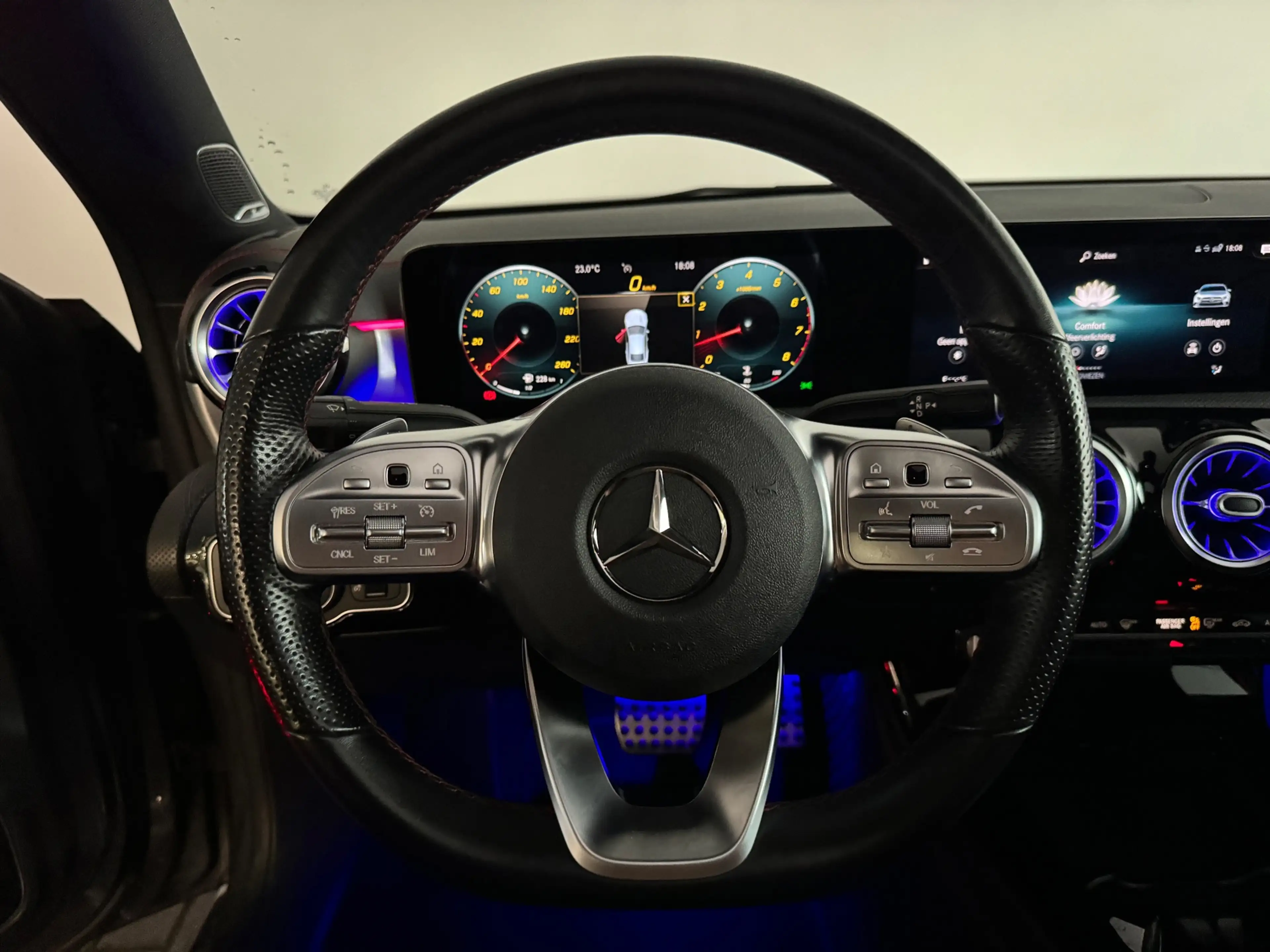 Mercedes-Benz CLA 220 4MATIC AMG Pano|Burmester|BlindSpot|Camera — photo 11
