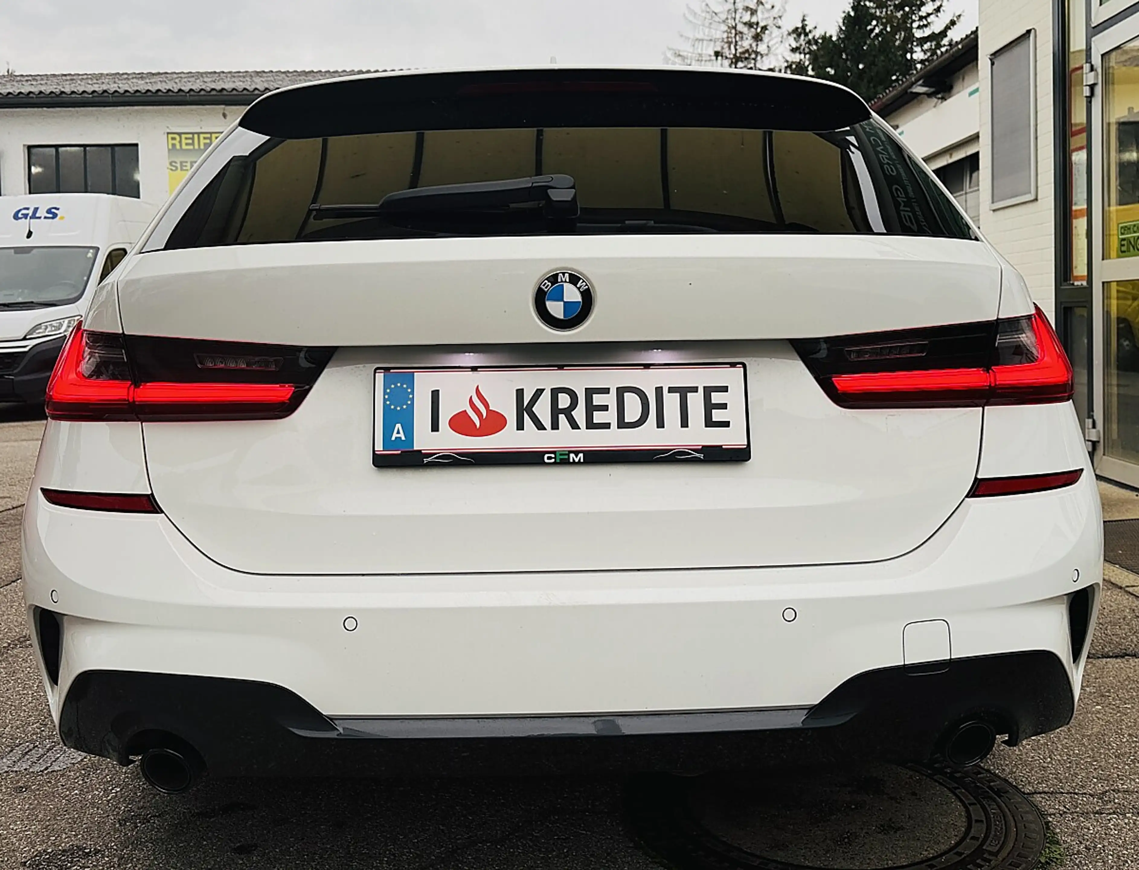 BMW 318 d Mild Hybrid M Sport (EURO 6d) — photo 10