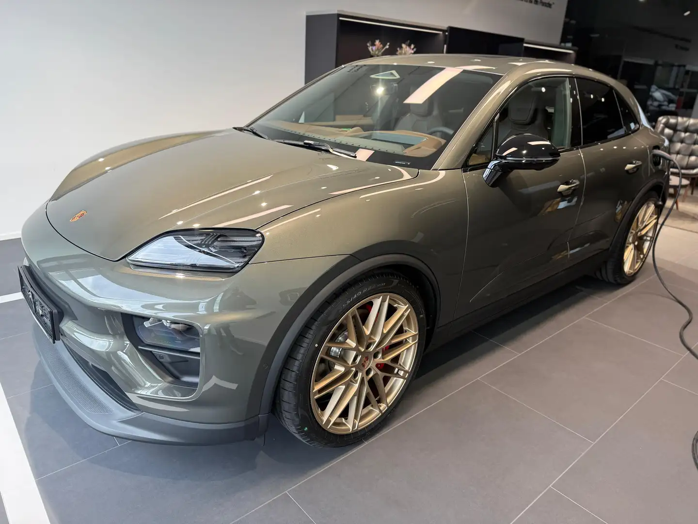 Porsche Macan Macan 4S Electric 100kWh Grün - 2