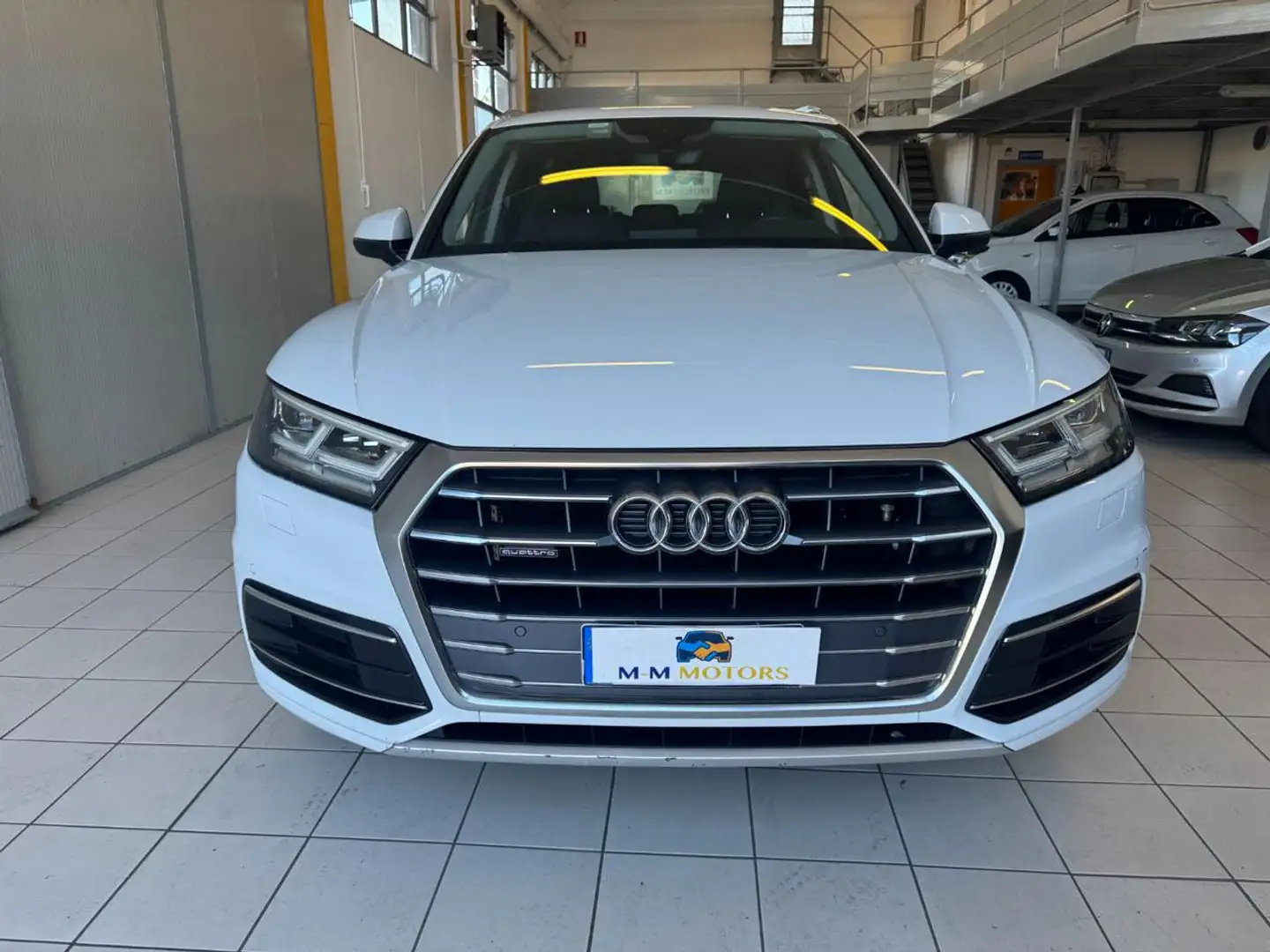 Audi Q5 2.0 TDI 190 CV quattro S tronic Business Sport Bianco - 2