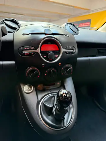 Mazda Mazda2 view 8
