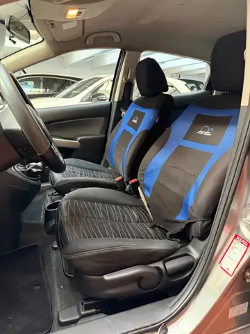 Mazda Mazda2 view 5