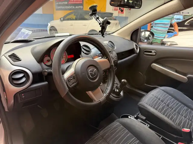 Mazda Mazda2 view 7