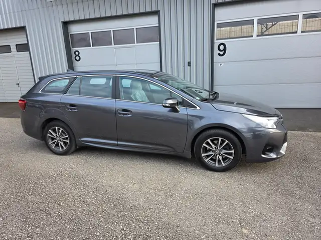 Toyota Avensis 1,6 D-4D Touring sport