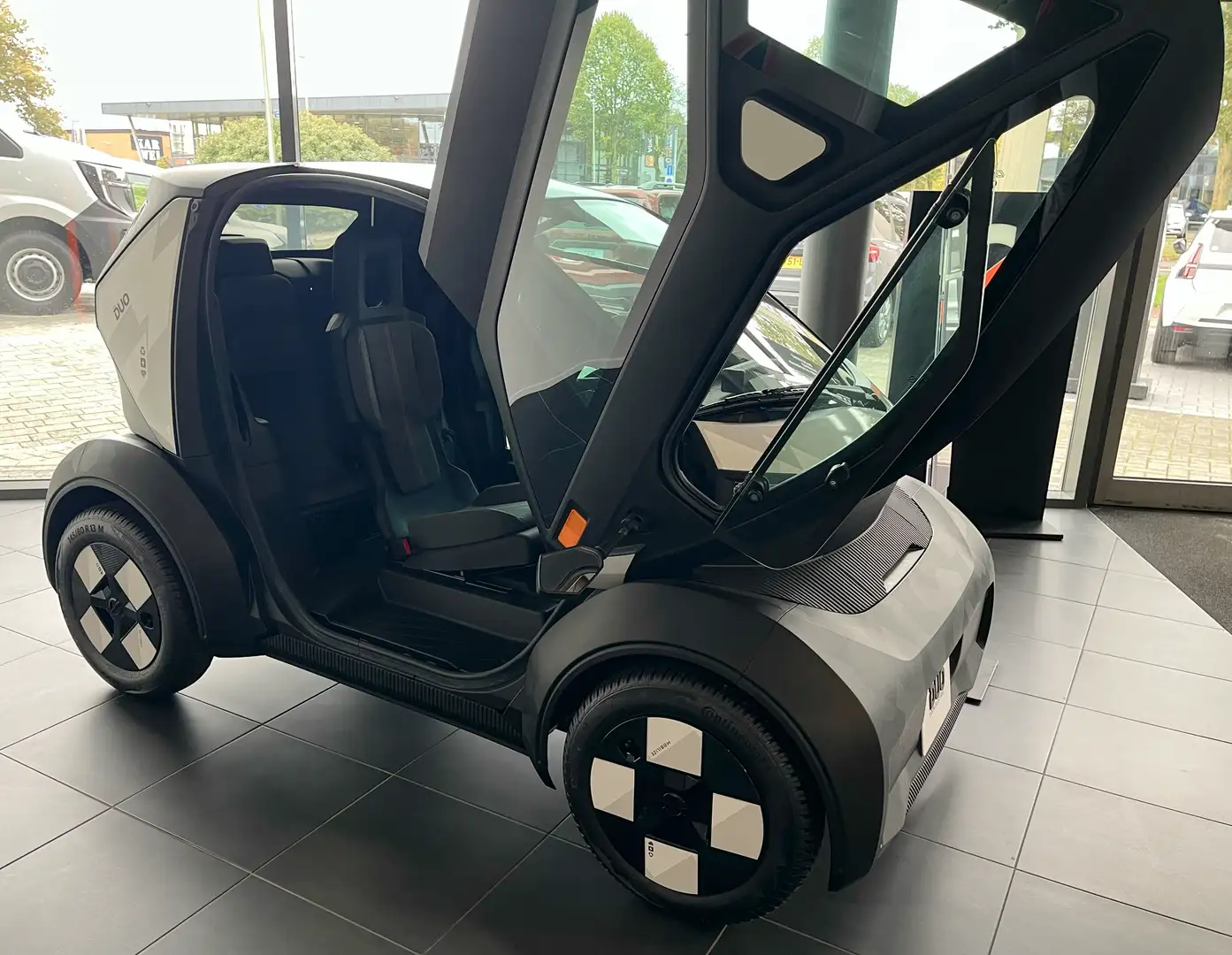 Mobilize Duo 45 Neo | Airco | Stoelverwarming | Parkeersensoren achter | Galactic Grey | 45 km/u Schwarz - 2