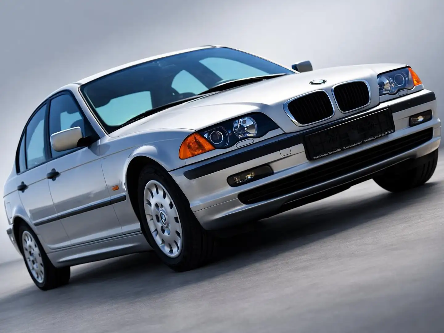 BMW 316 1.Hand. Xenon. Sitzheizung. Klimaautomatik! Silber - 1