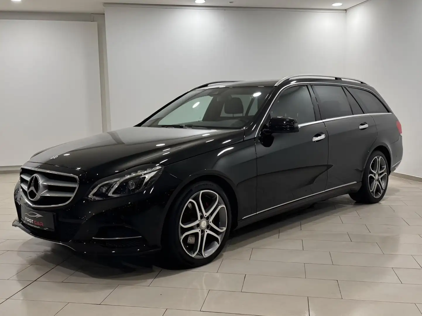 Mercedes-Benz E 220 T BlueTec Avantgarde Sport-Paket|LED|NAVI| Noir - 1