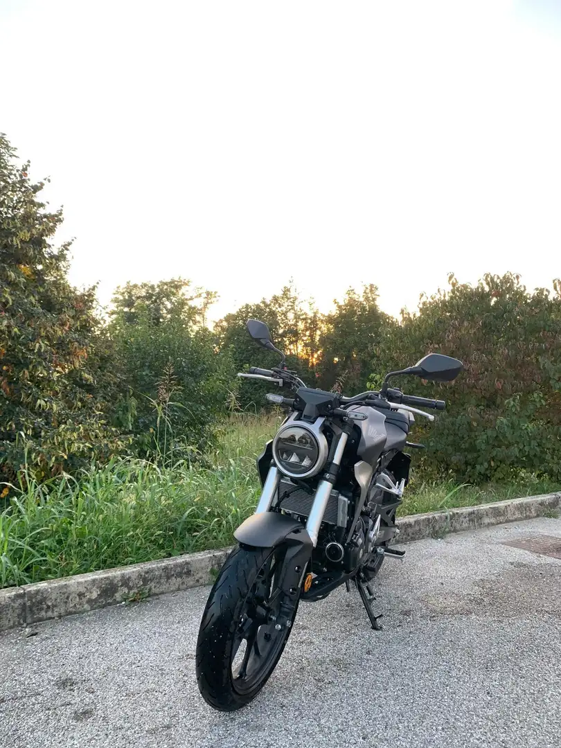 Honda CBR 300 R Fekete - 2