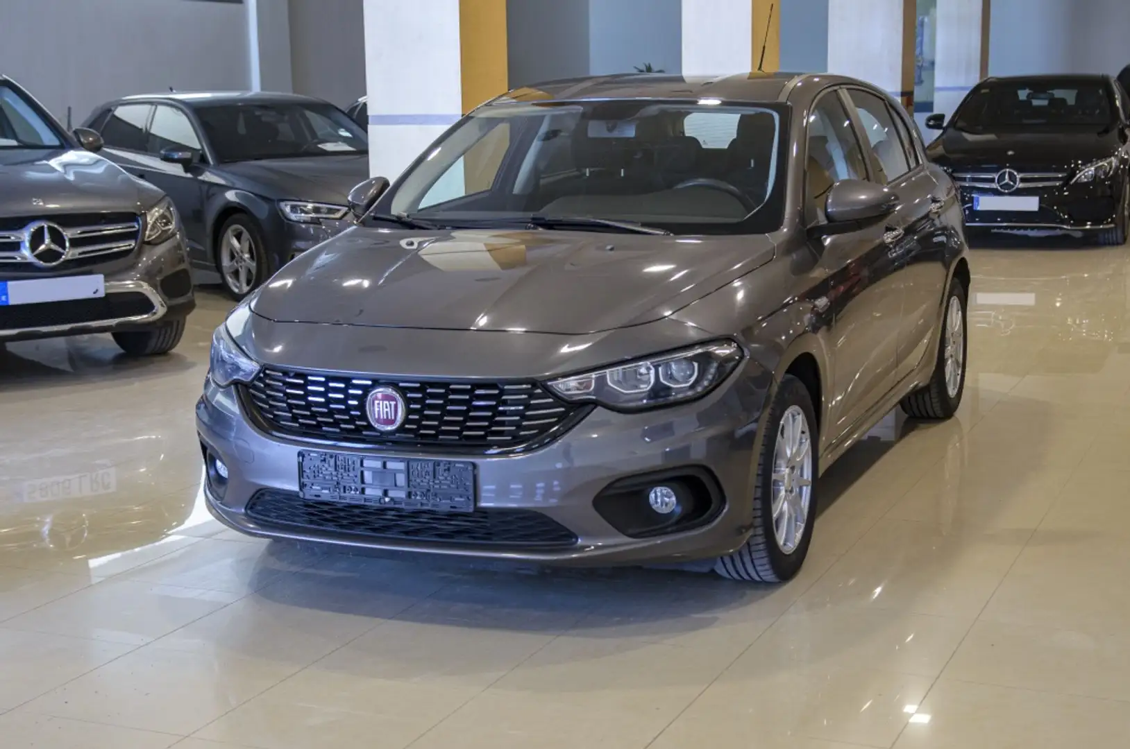 Fiat Tipo 1.6 Multijet II Lounge Gris - 1