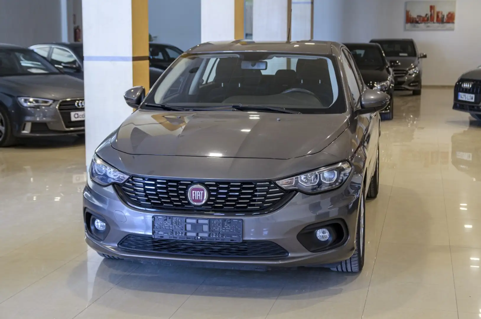 Fiat Tipo 1.6 Multijet II Lounge Gris - 2