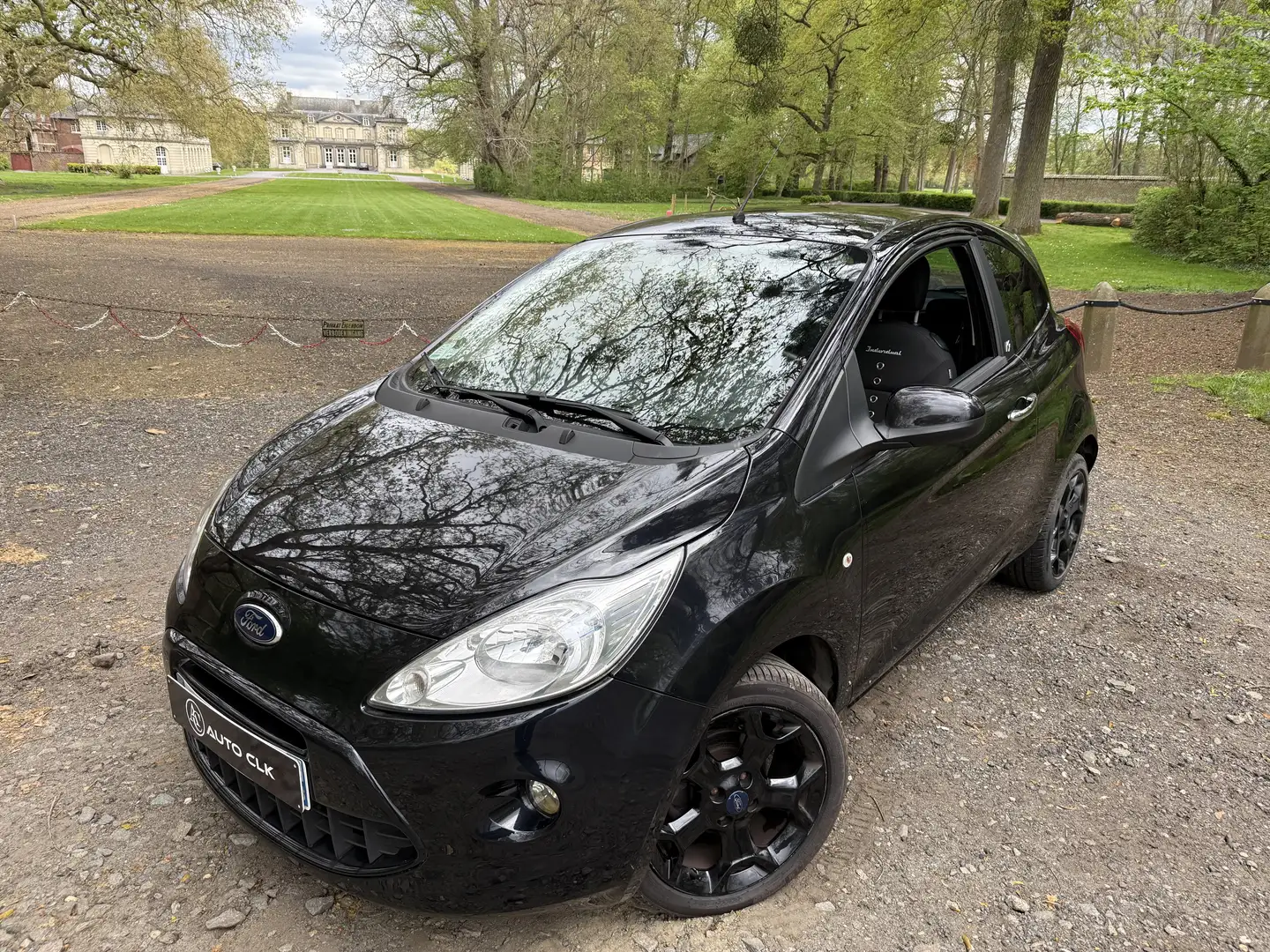 Ford Ka/Ka+ Ka 1.2i Série INDIVIDUAL Faible KM Airco USB Zwart - 1