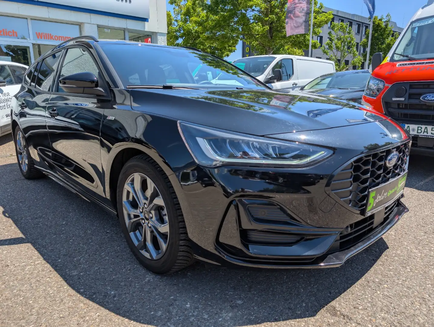 Ford Focus Turnier MHEV ST-Line AT LED*ACC*NAV*SHZ*PDC Nero - 2