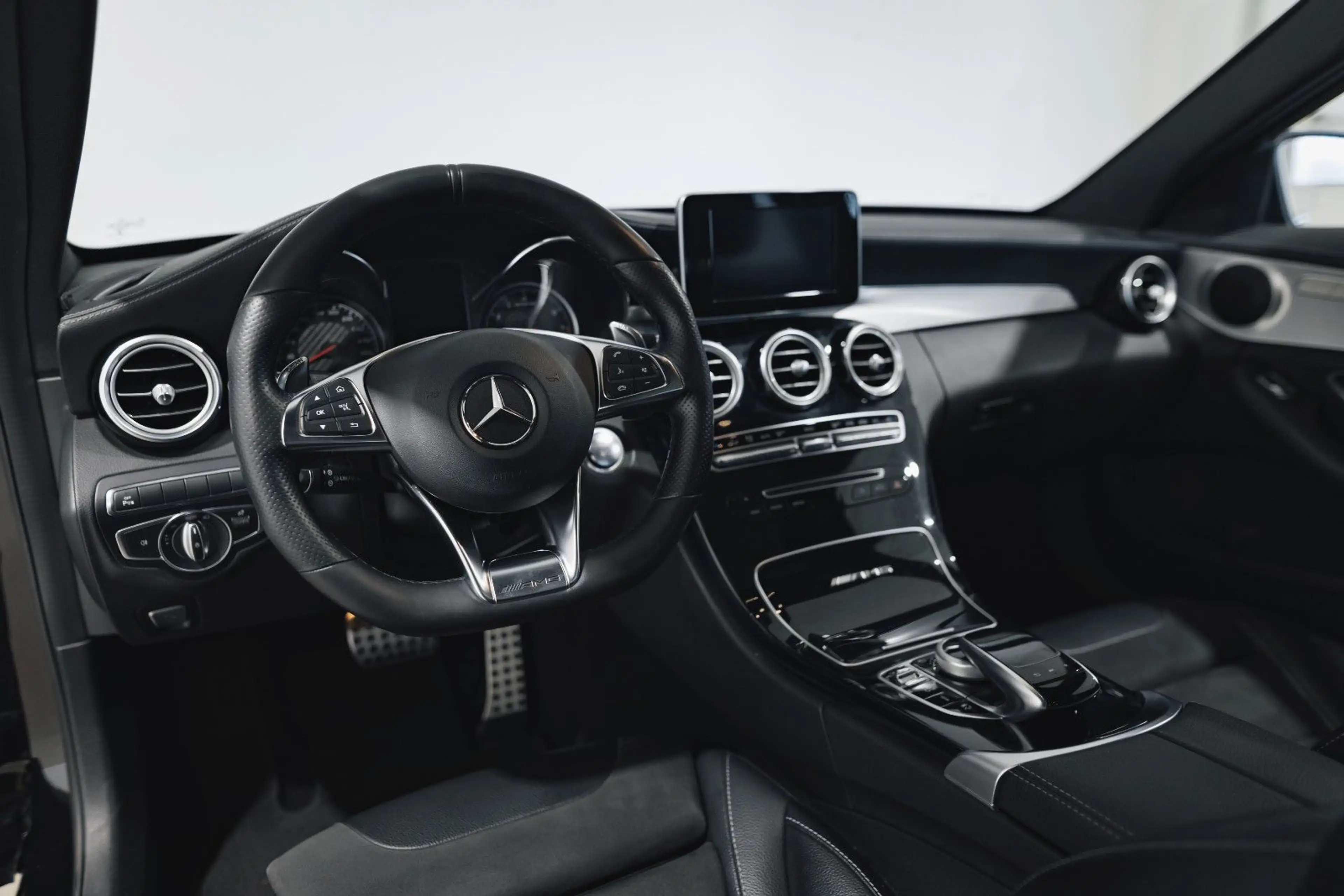 Mercedes-Benz C 63 AMG T-Modell — photo 10