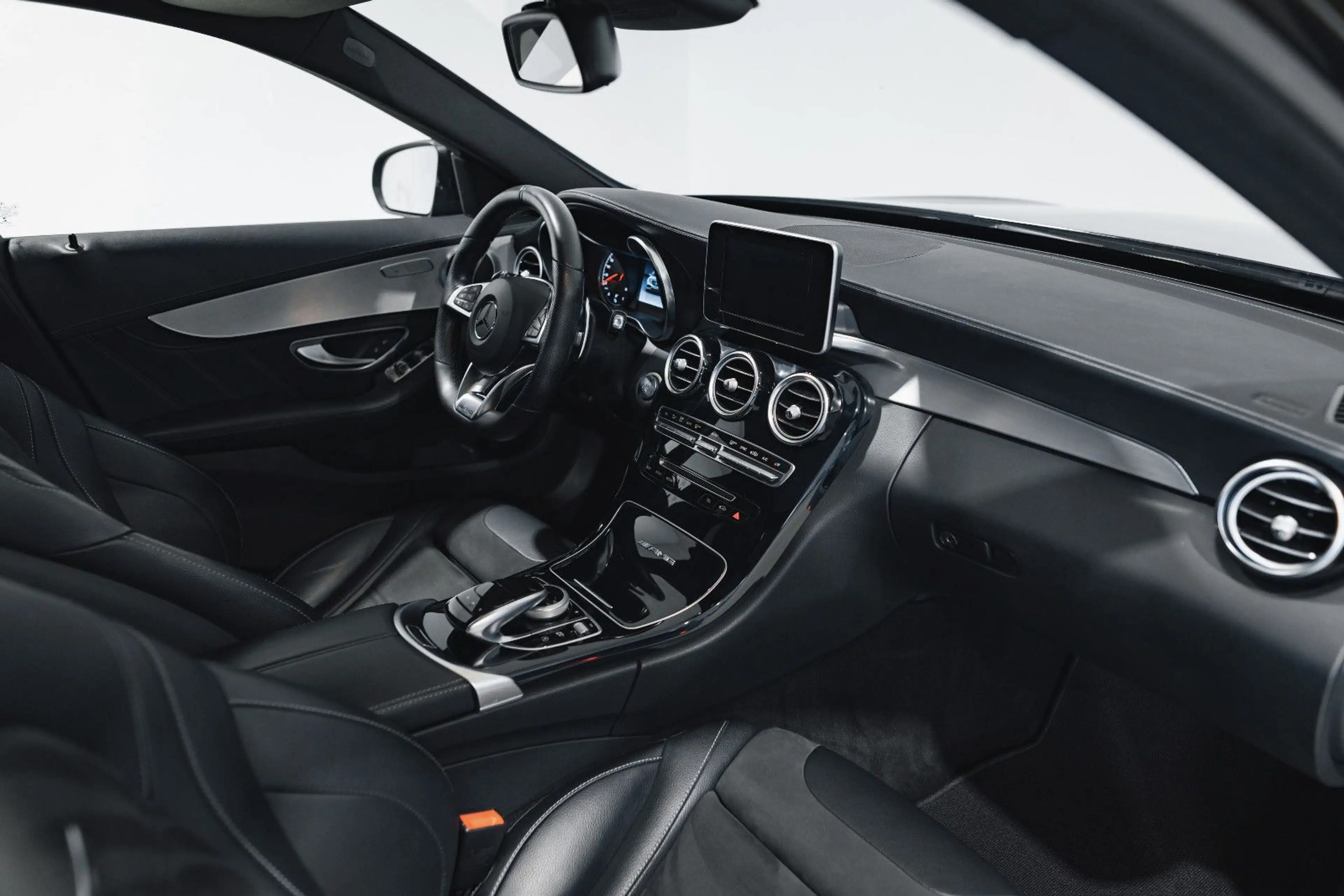 Mercedes-Benz C 63 AMG T-Modell — photo 9