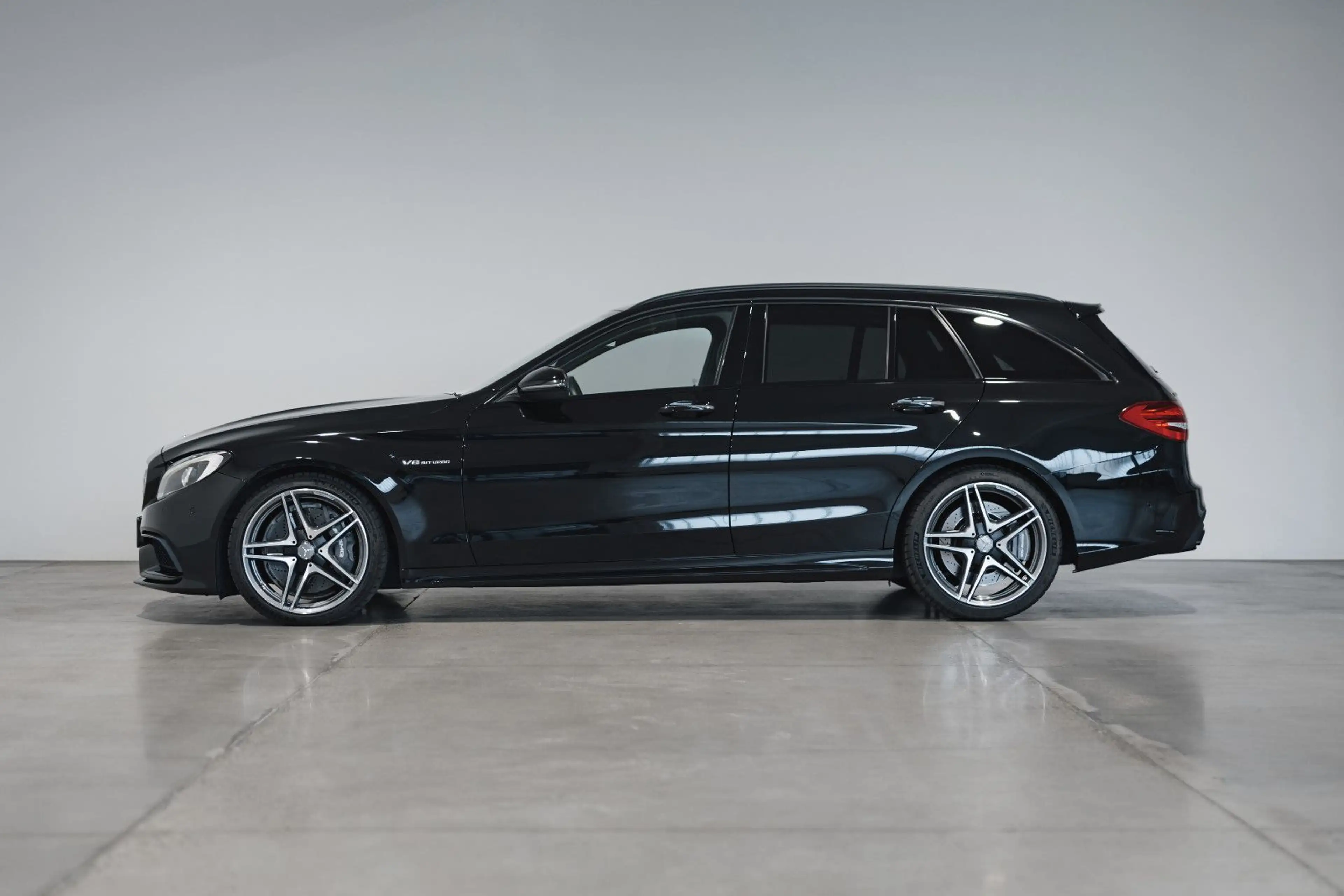 Mercedes-Benz C 63 AMG T-Modell — photo 6