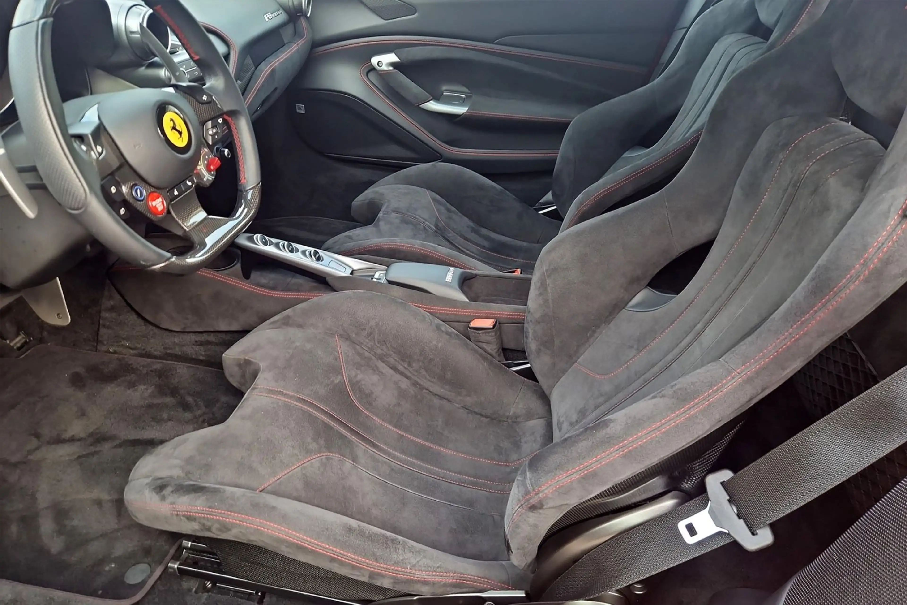 Ferrari F8 Tributo dt. Auto*Racing seats*Lift*JBL*PDIS — photo 10