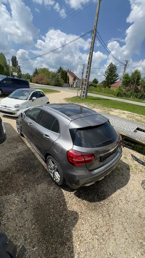 Mercedes-Benz GLA 250 4Matic 7G-DCT AMG Line - 1