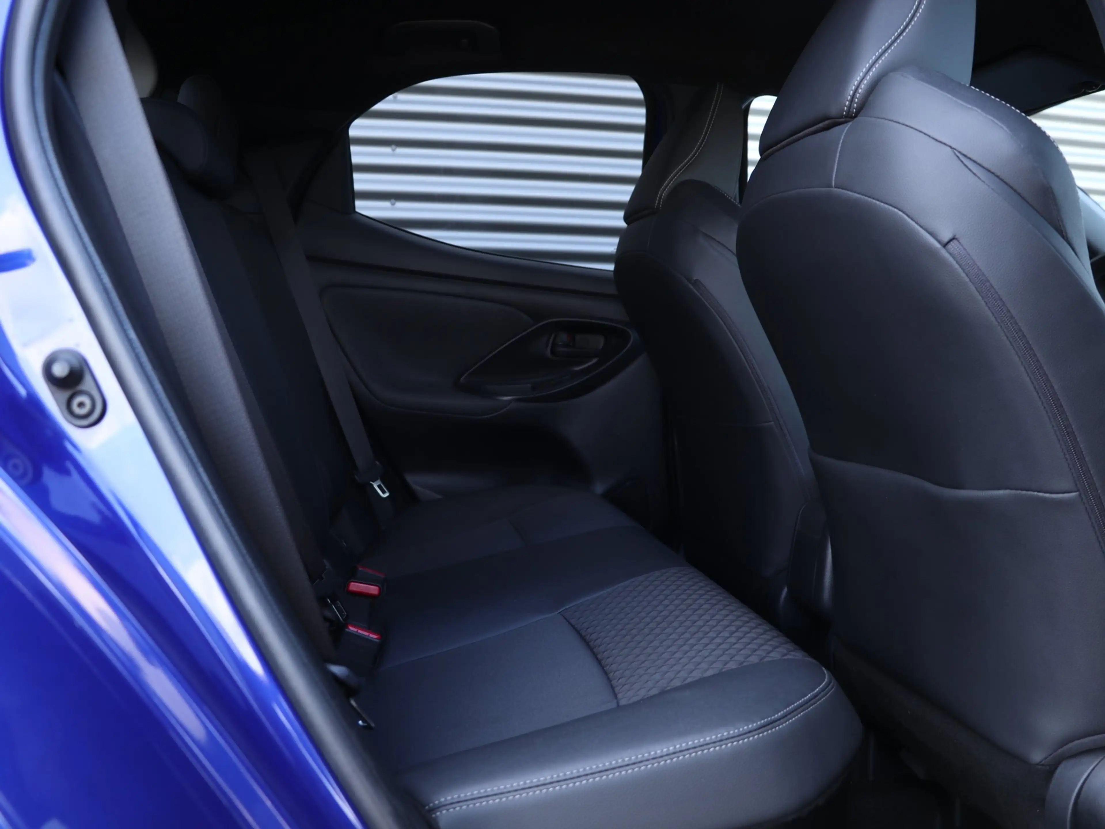 Toyota Yaris 1.5 Hybrid Executive *Head-up*Stoelverw.*Parkeerse — photo 9