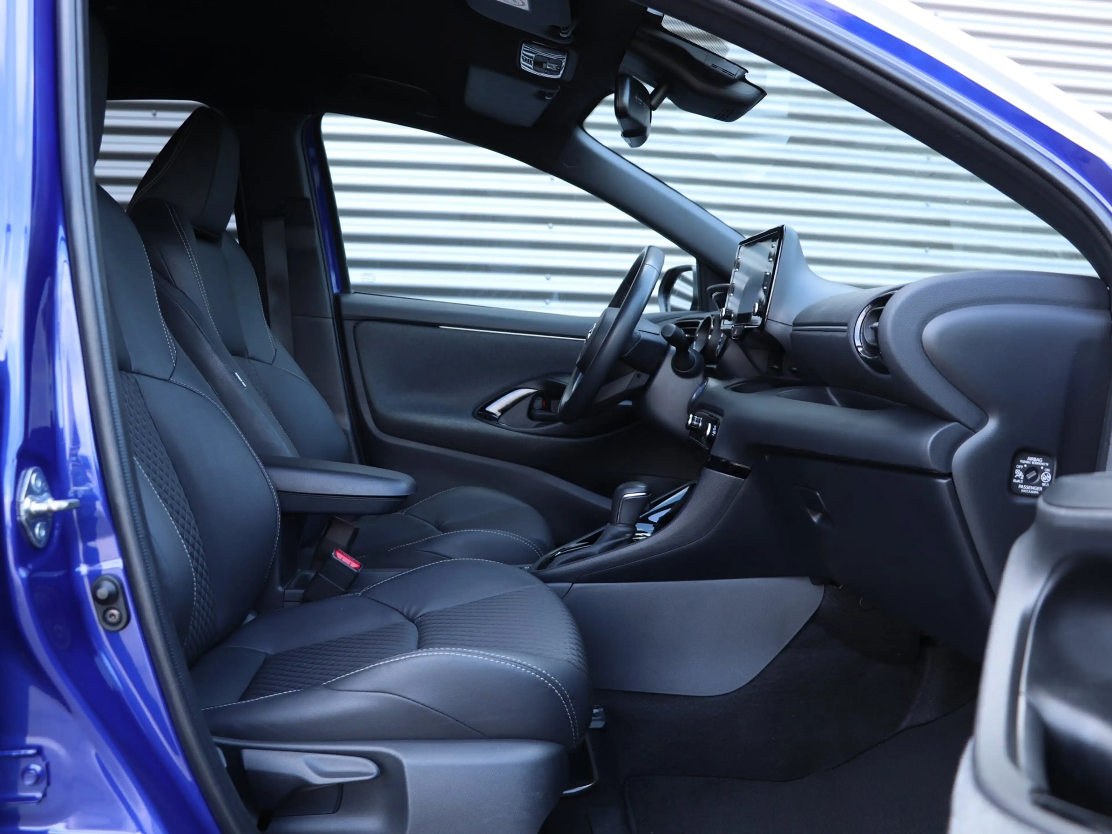 Toyota Yaris 1.5 Hybrid Executive *Head-up*Stoelverw.*Parkeerse — photo 8