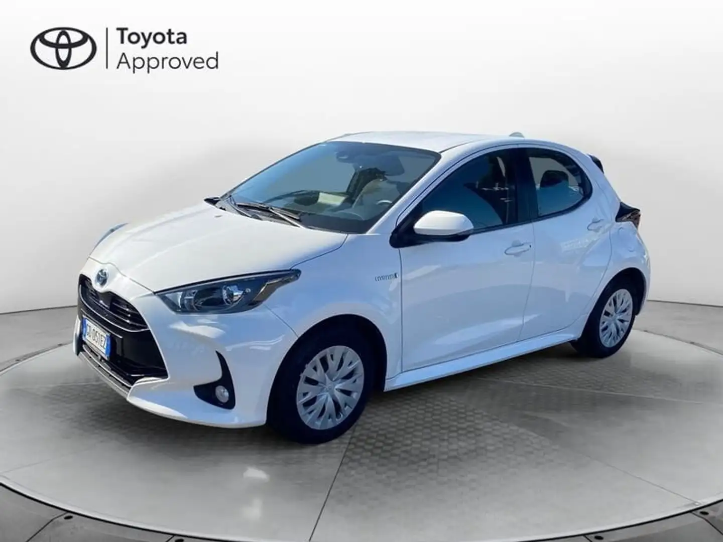 Toyota Yaris 1.5 Hybrid 5 porte Active Bianco - 1