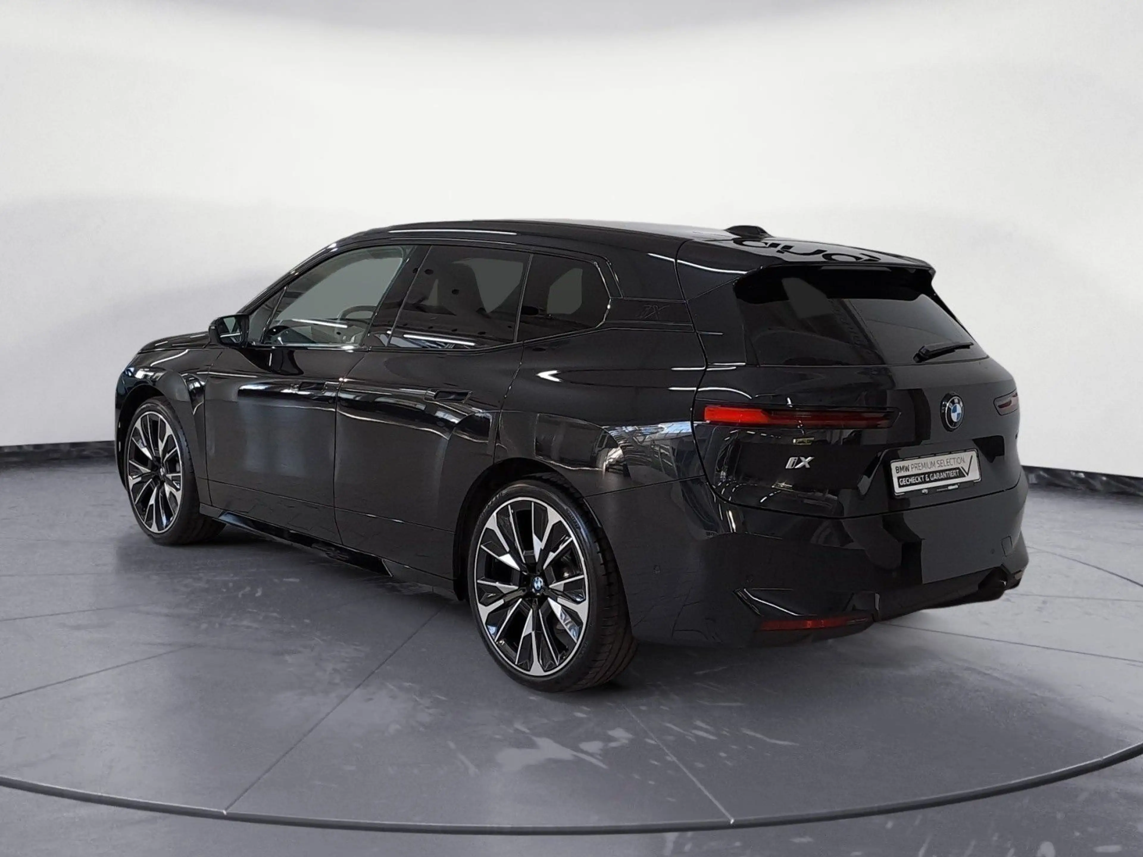 BMW iX xDrive45 23' Innovation AHK Driving Pro — photo 5