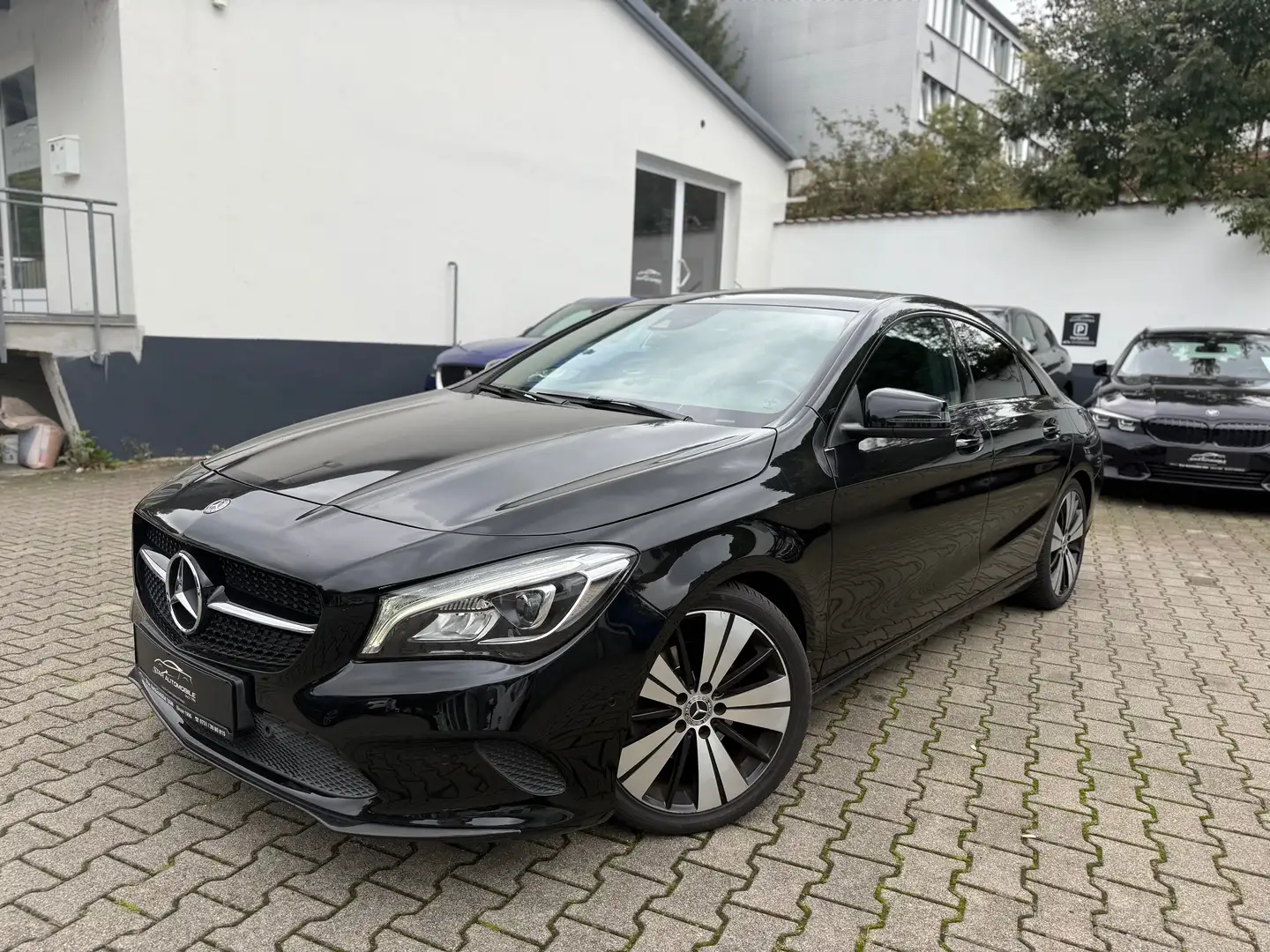 Mercedes-Benz CLA 180 DCT*Urban*Business*Night-Paket*LED*Fernlicht Noir - 1