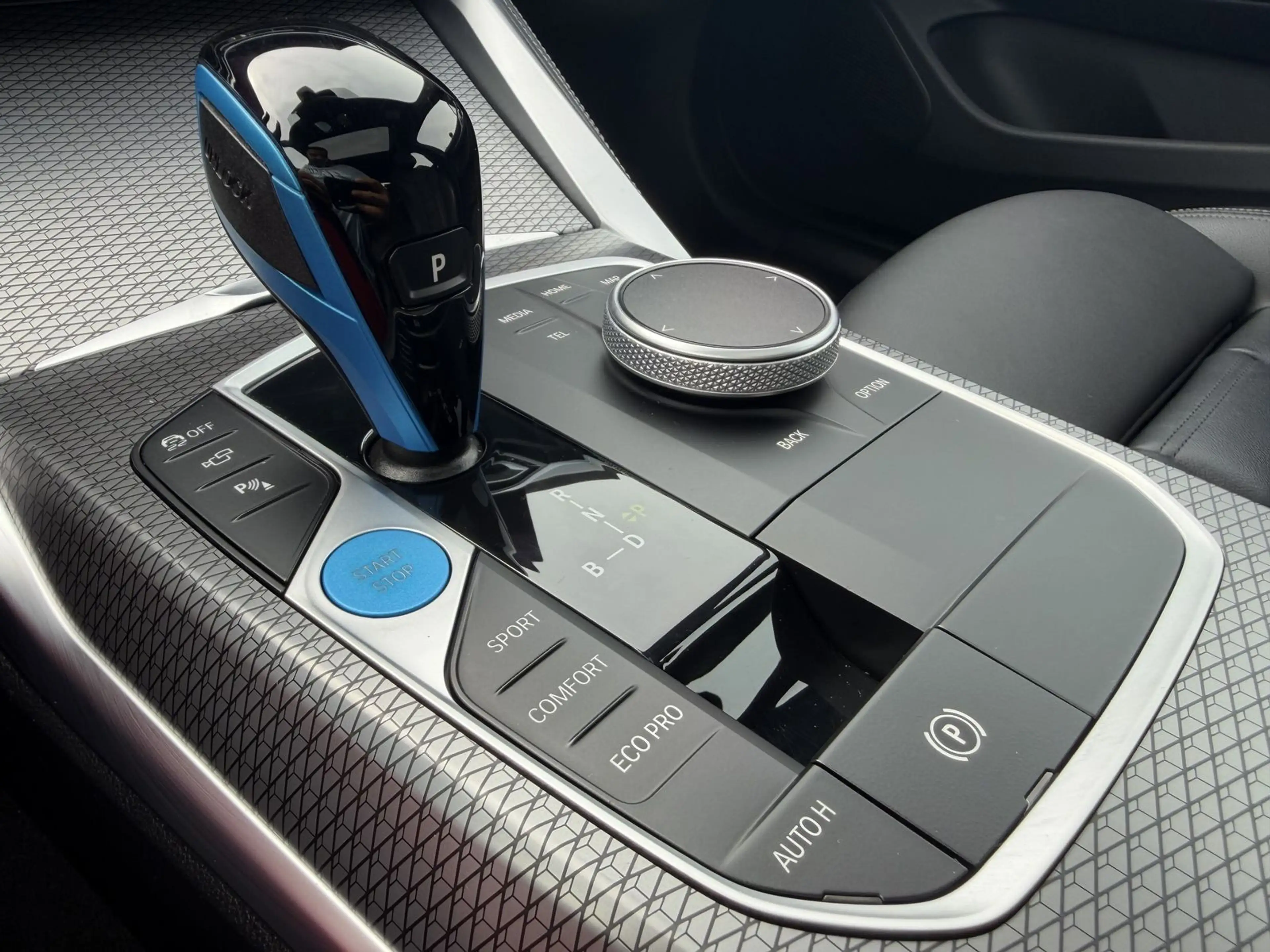 BMW i4 M50 xDrive 360°|H&K|HUD|Schiebedach|Parken+ — photo 12