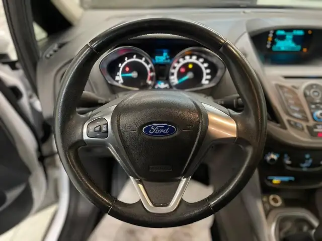 Ford B-Max view 12