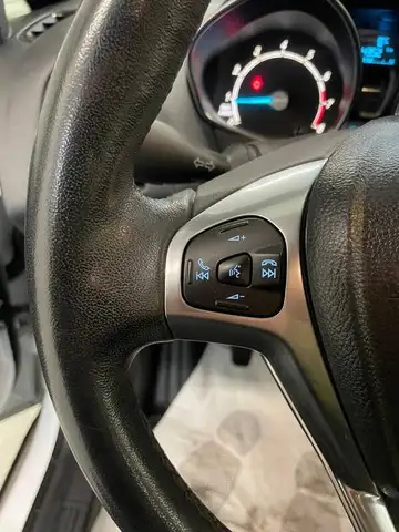 Ford B-Max view 13