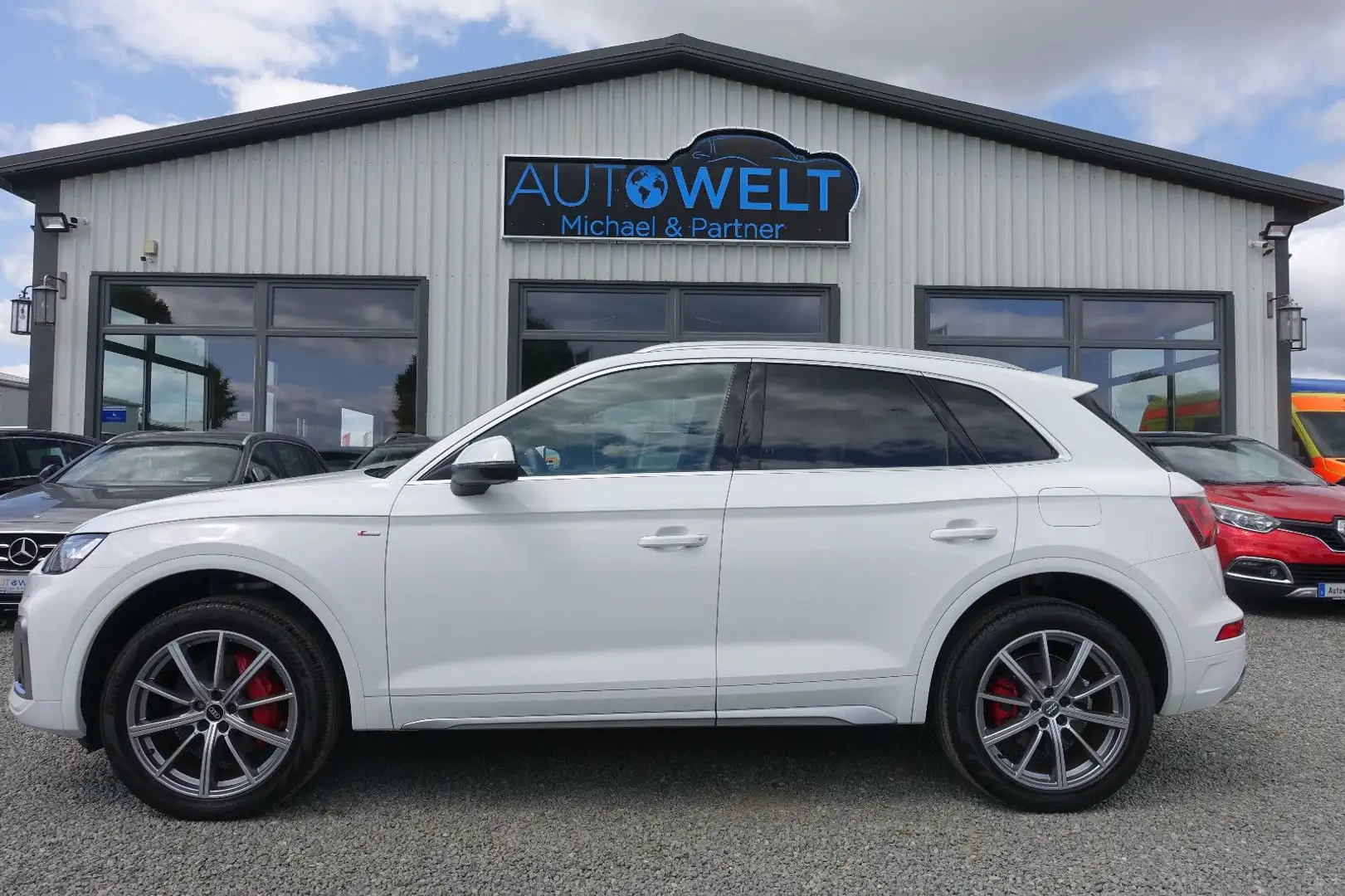 Audi Q5 55 TFSI e quattro S line Aut.LED NAV APP KAM Weiß - 1