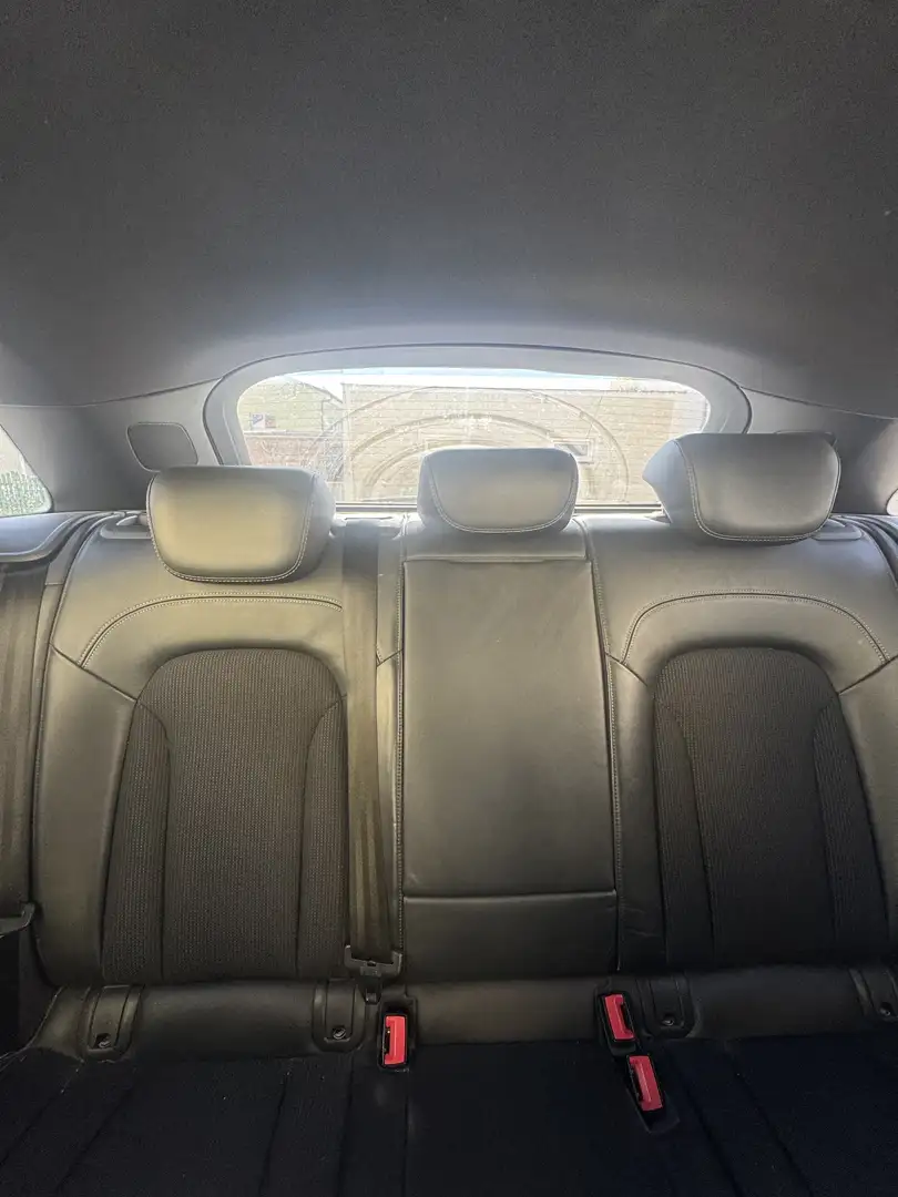 Audi Q3 2,0 TDI quattro White Edition S-tronic - 1