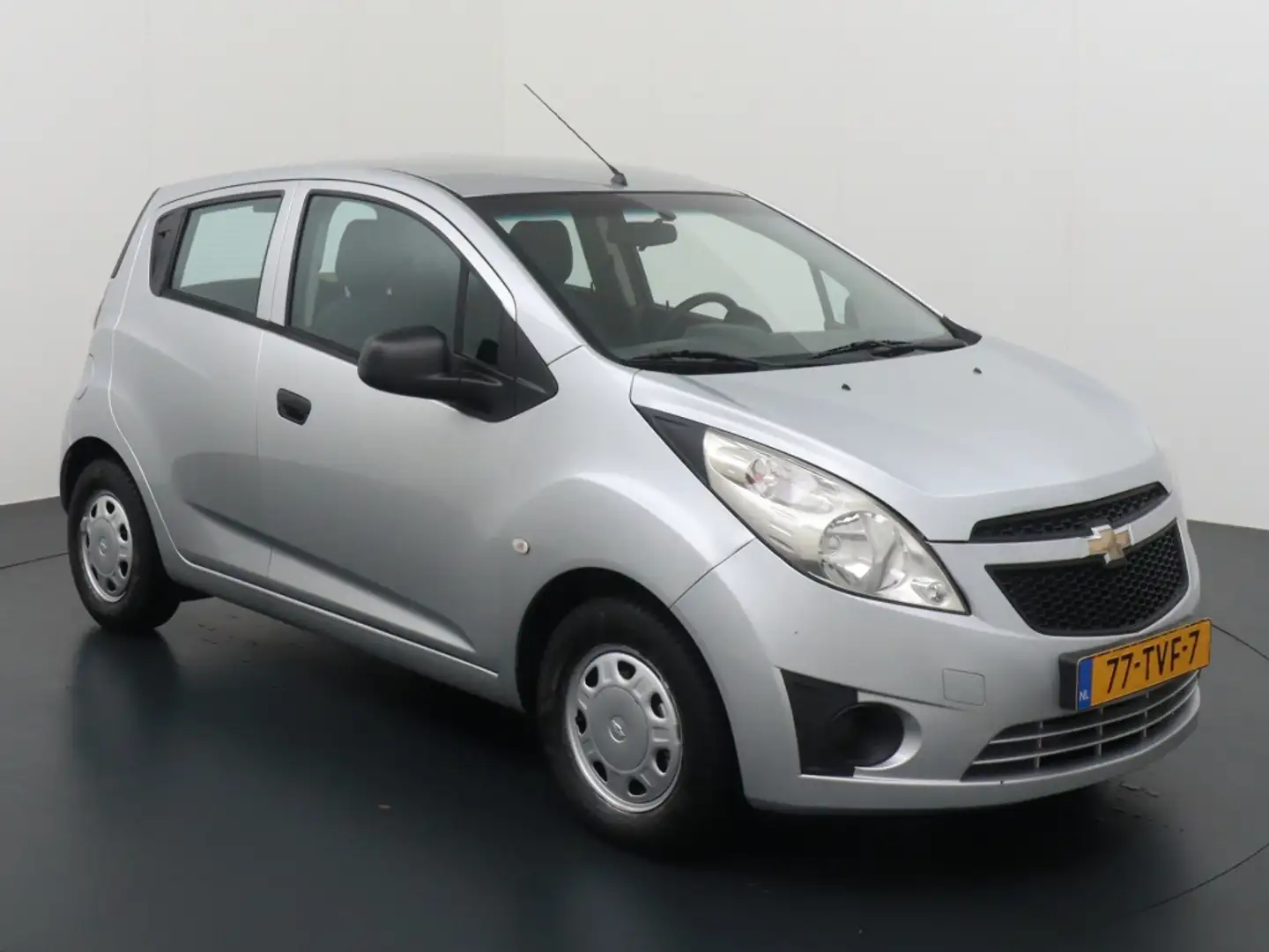 Chevrolet Spark 1.0 16V LS Bi-Fuel Grijs - 2