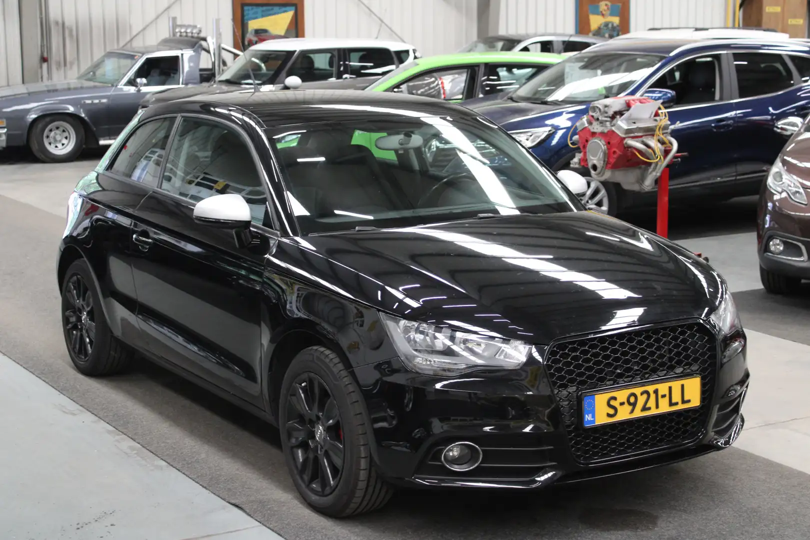 Audi A1 1.2 TFSI Ambition Pro Line Airco, Isofix, Stoelver Zwart - 2