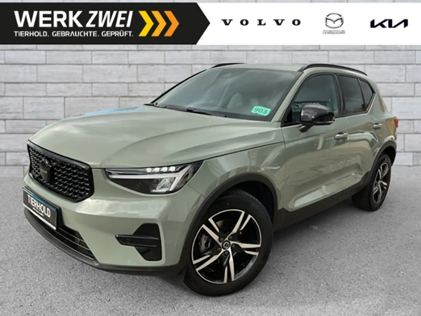 Volvo XC40 T2 Plus Dark 2WD AT ACC Navi Kamera Memory Verde - 1