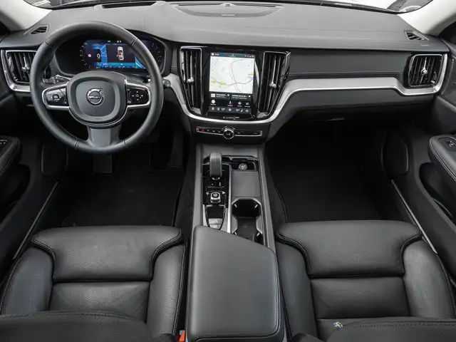 Volvo V60 Cross Country view 10