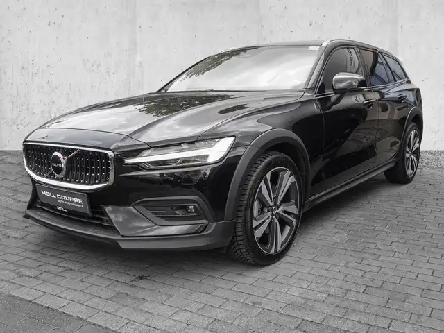 Volvo V60 Cross Country view 2