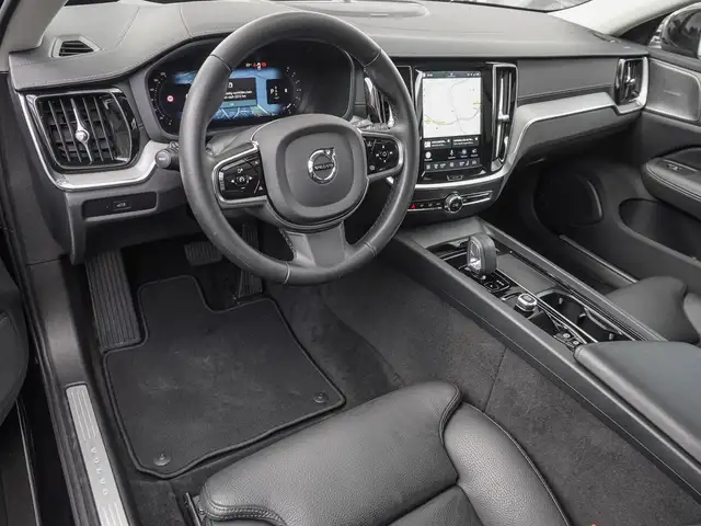 Volvo V60 Cross Country view 9