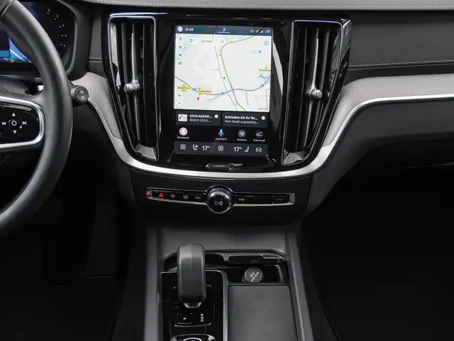 Volvo V60 Cross Country view 12