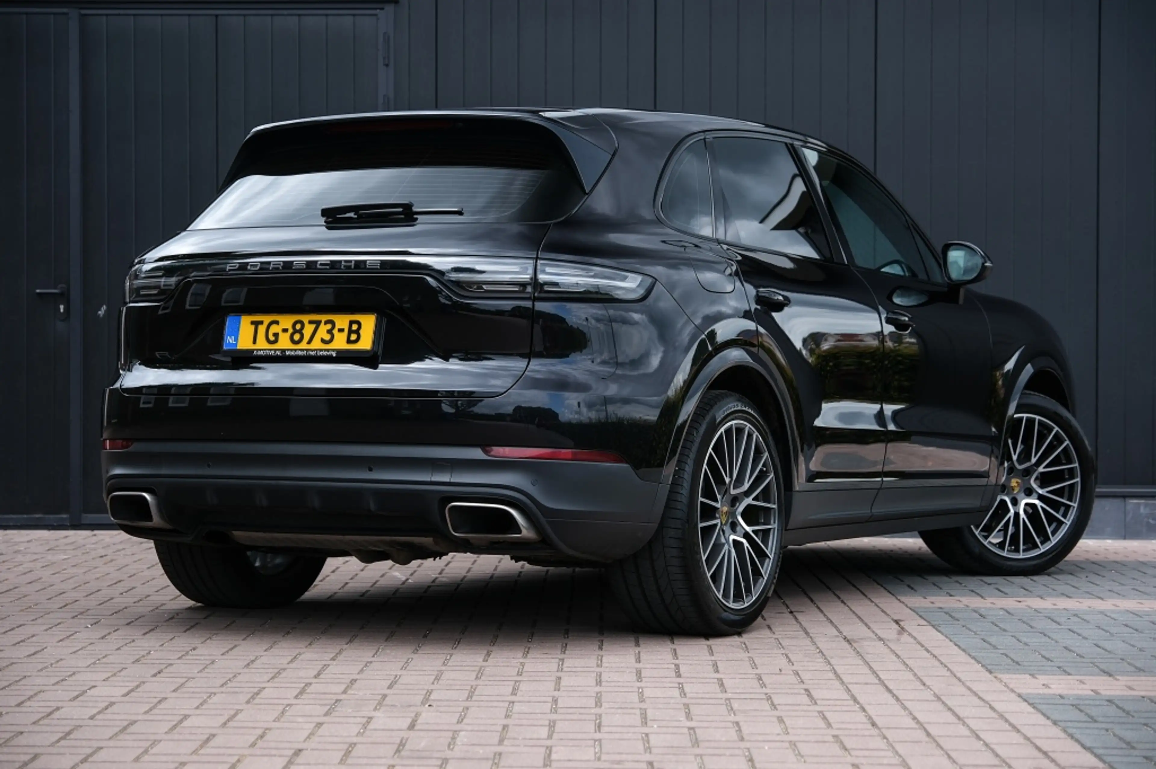 Porsche Cayenne 3.0 E-Hybrid — photo 4
