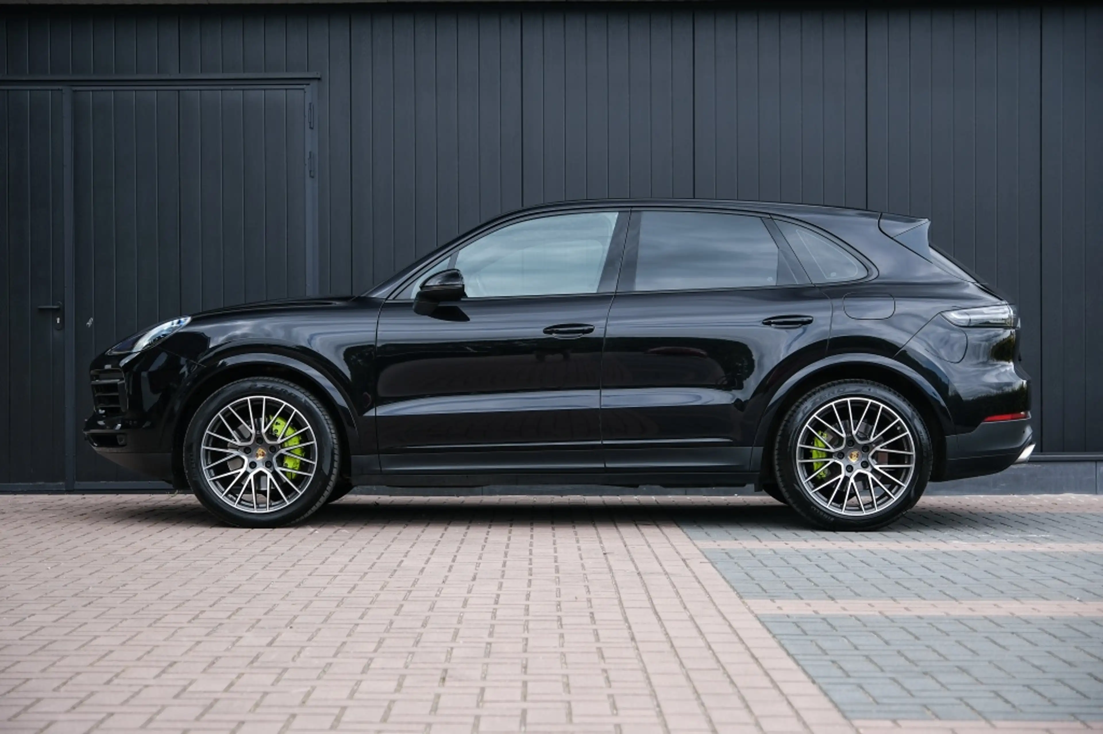 Porsche Cayenne 3.0 E-Hybrid — photo 3