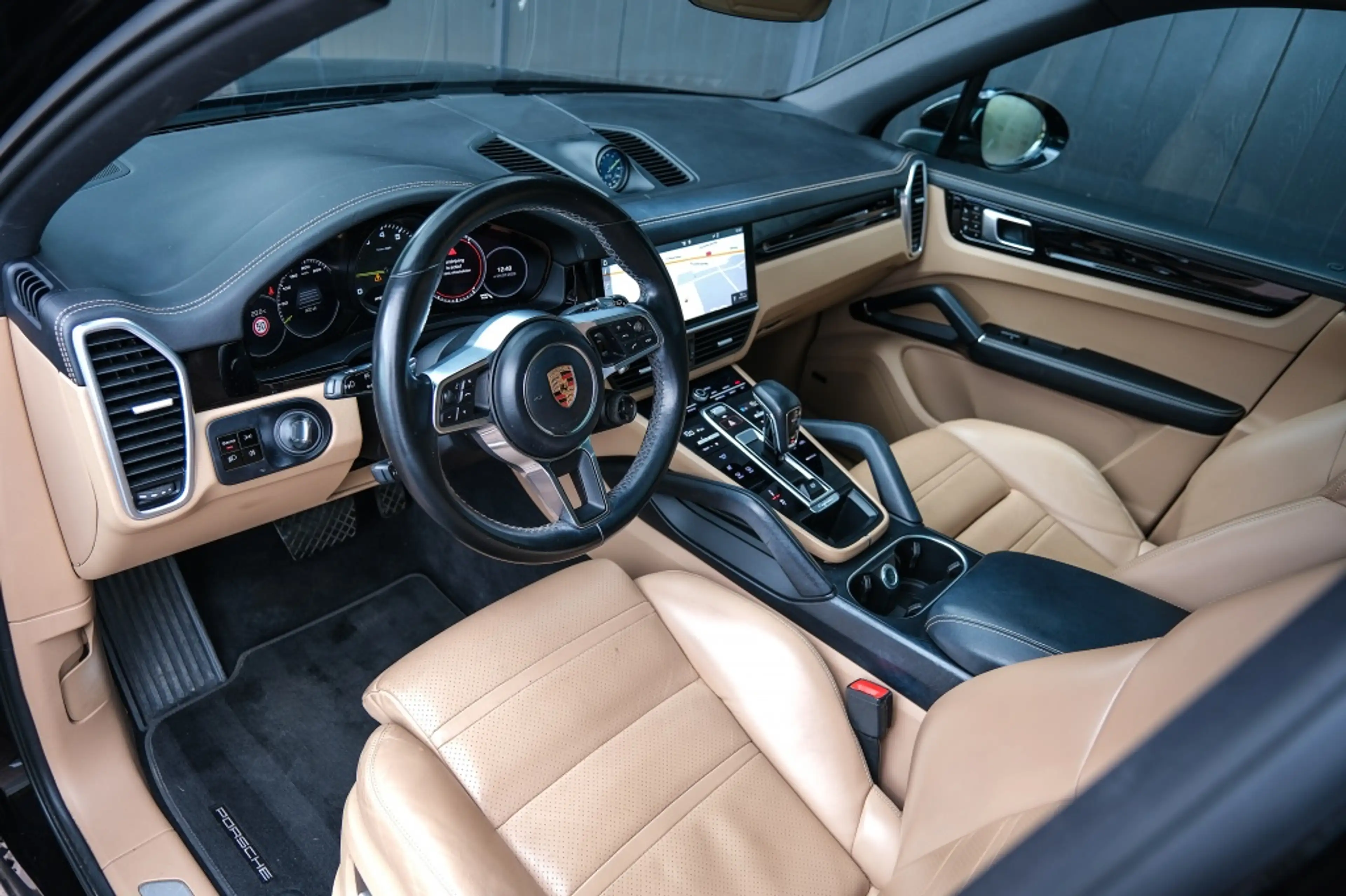 Porsche Cayenne 3.0 E-Hybrid — photo 6