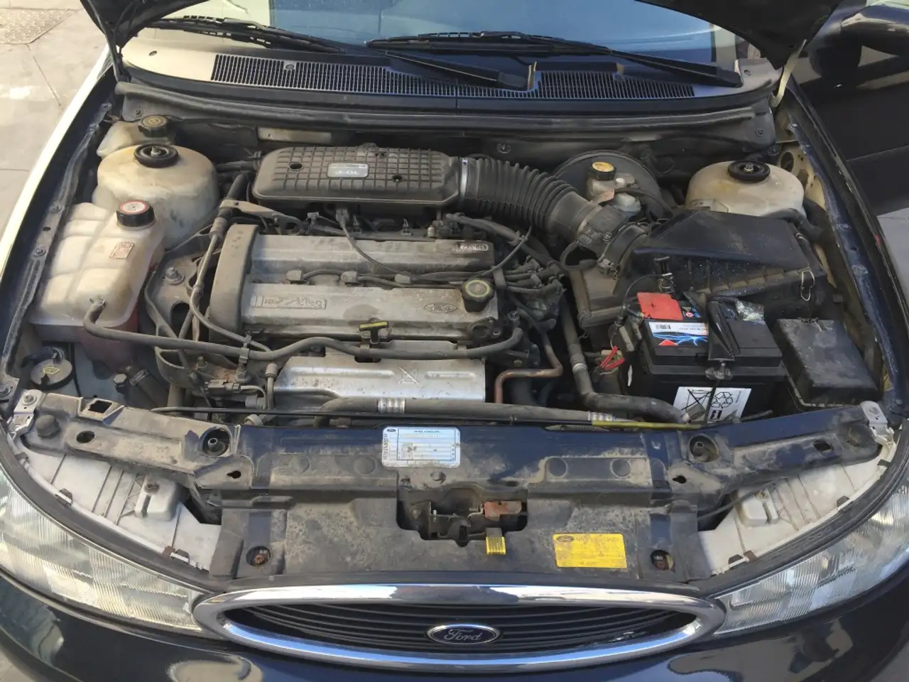 Ford Mondeo 2.0i 16v Ghia, foto 12