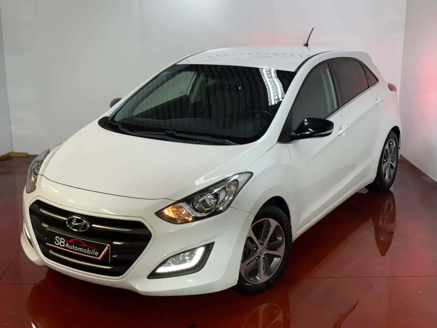 Hyundai i30 i30 1.6 GDi Première//BOITE-AUTO//GARANTIE// - 2