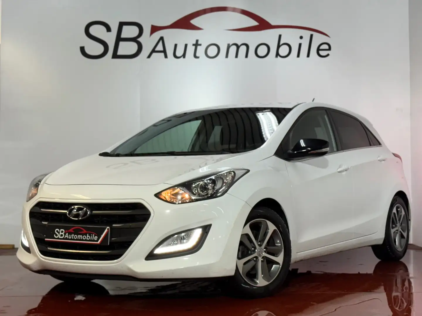 Hyundai i30 i30 1.6 GDi Première//BOITE-AUTO//GARANTIE// - 1